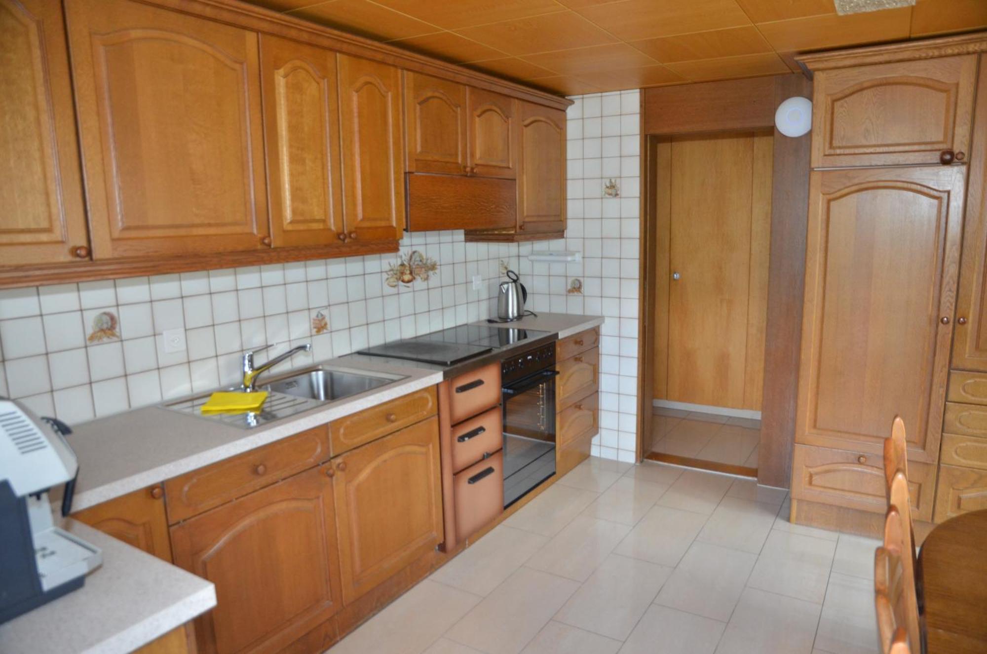 Grosse, Schoene Wohnung Im Gruenen Brig Exterior photo