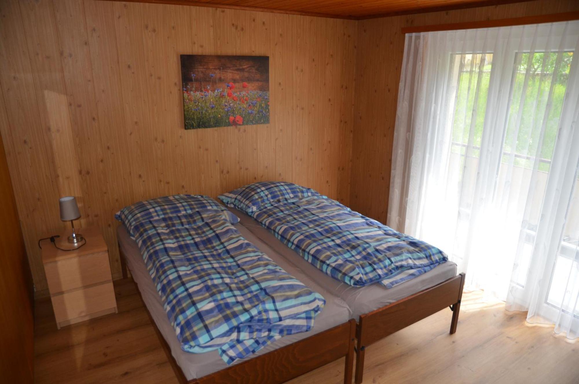 Grosse, Schoene Wohnung Im Gruenen Brig Exterior photo