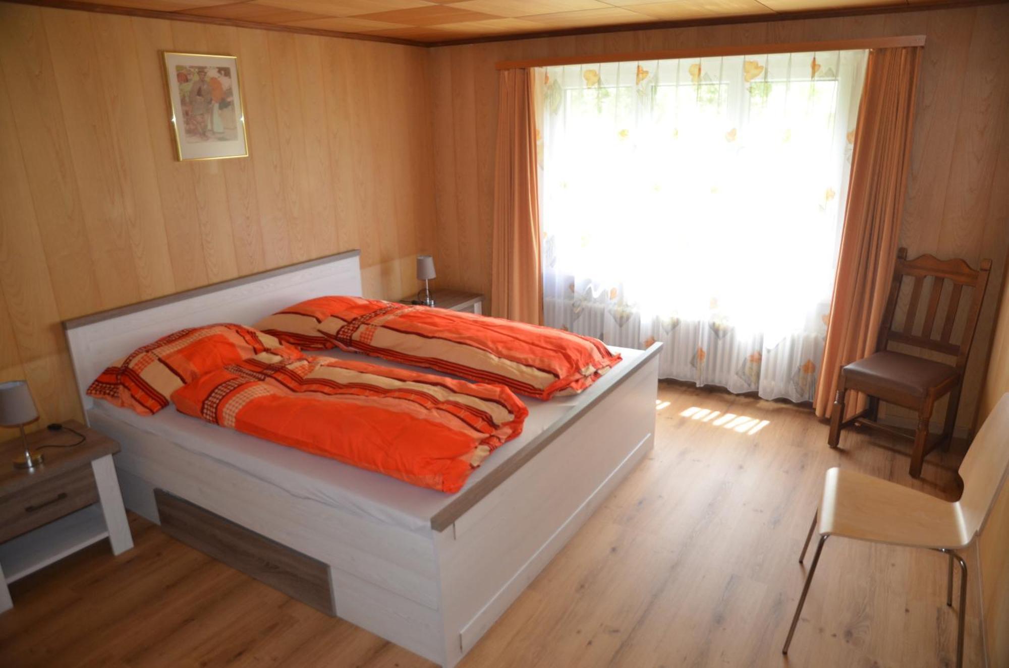 Grosse, Schoene Wohnung Im Gruenen Brig Exterior photo
